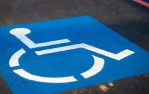 Emplacement pour personne à mobilité réduite